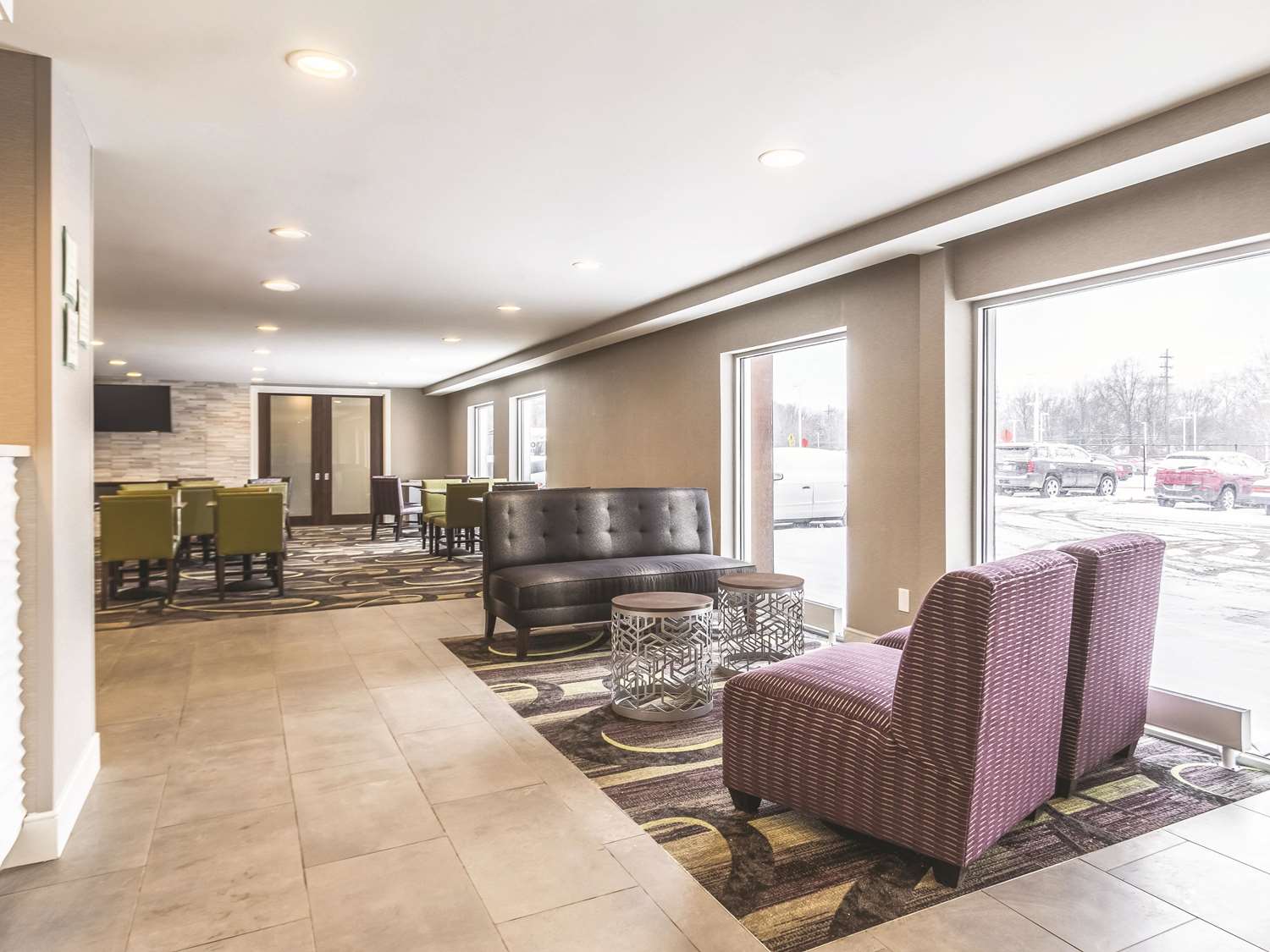 La Quinta Inn & Suites by Wyndham Cleveland - Airport North 30/44