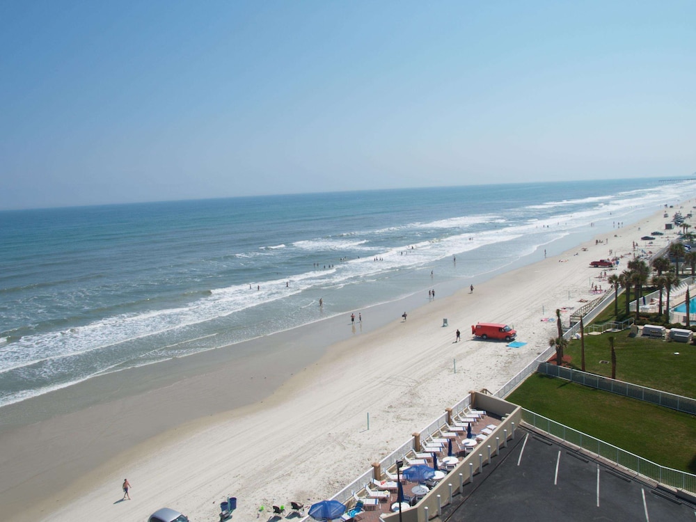 Hampton Inn Daytona Shores-Oceanfront photo2
