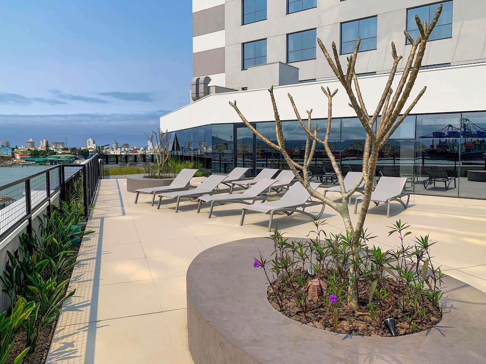 Mercure Itajai Navegantes 44/50