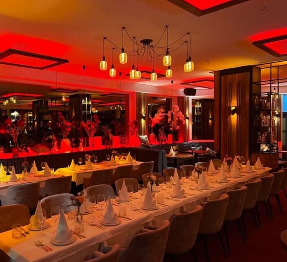 Louisas Place Hotel 99/108