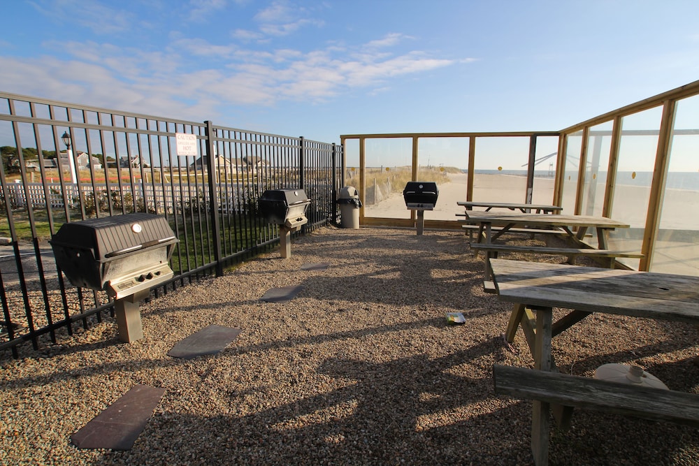 The Ocean Club On Smuggler Apos S Beach 58/63