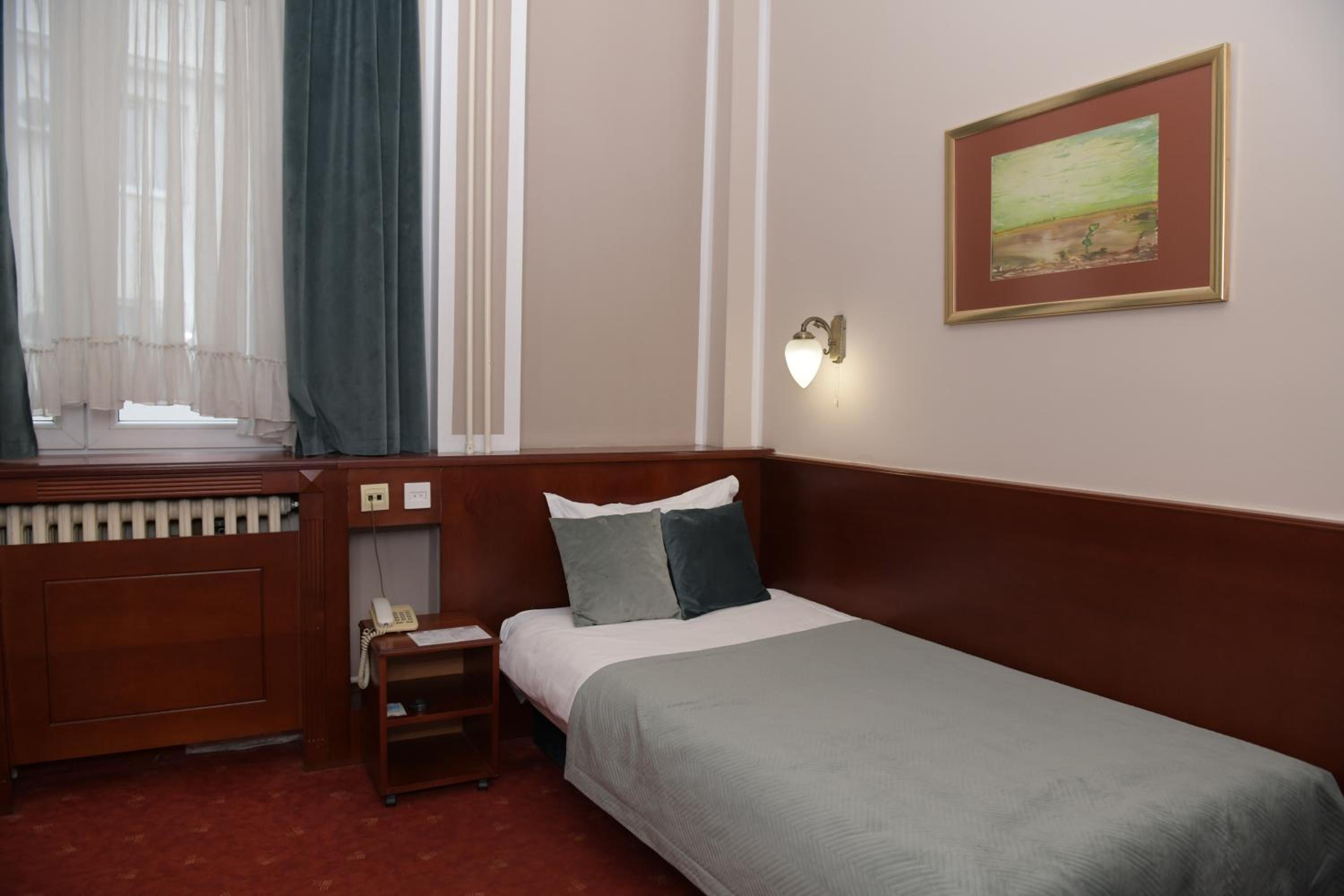 Room, Single, Single Bed