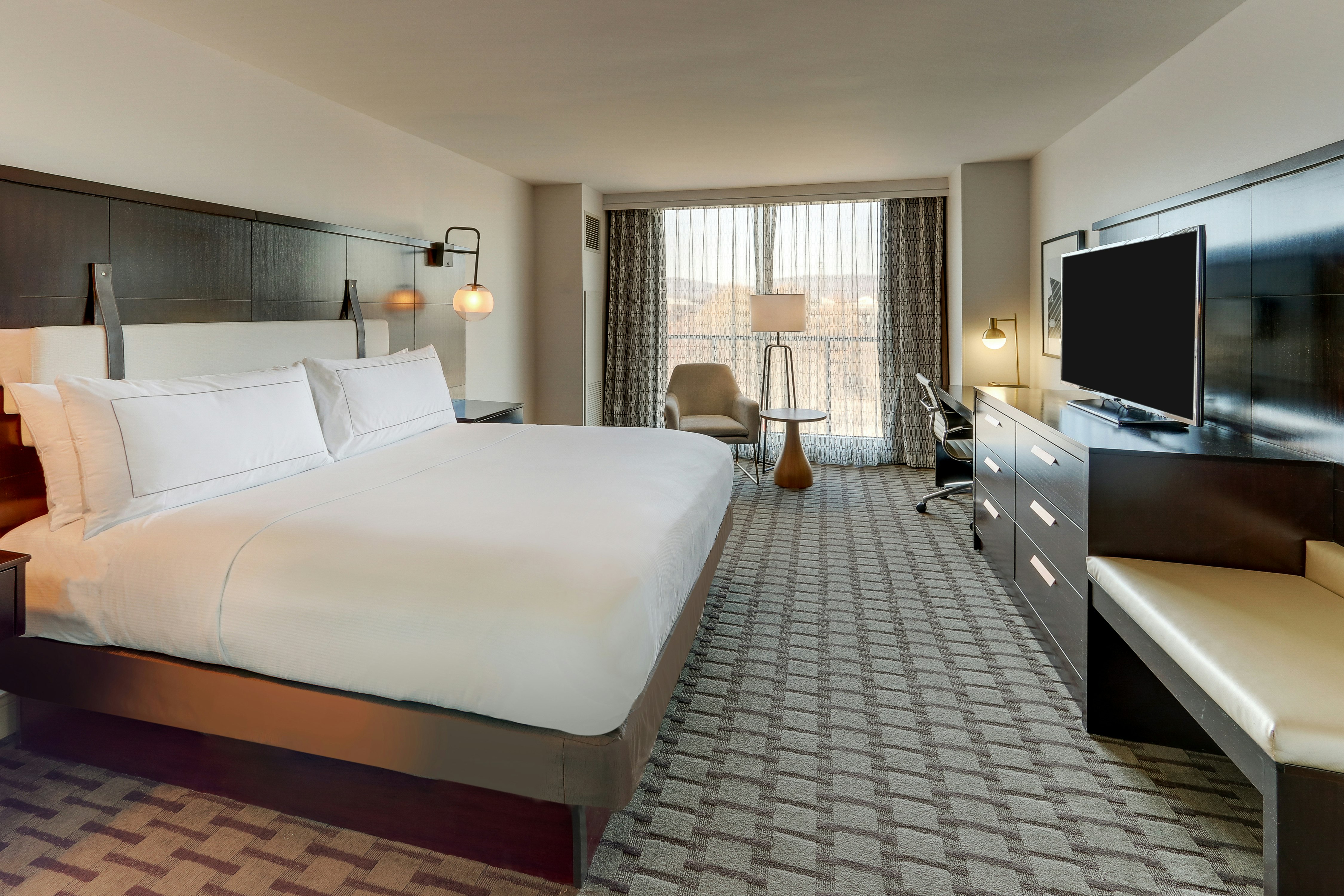 ROOM, KING BED, ACCESSIBLE