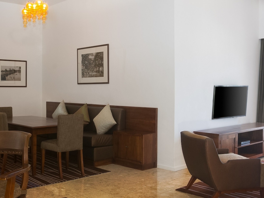 Hilton Colombo Residence 55/83