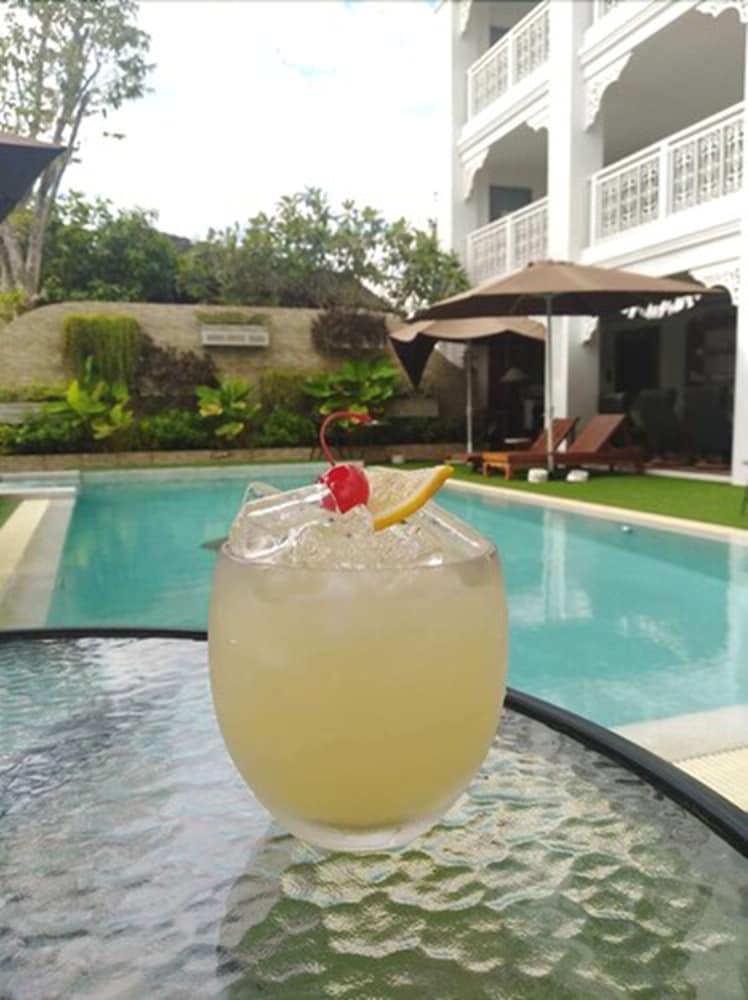 White Boutique Hotel and Spa 72/73