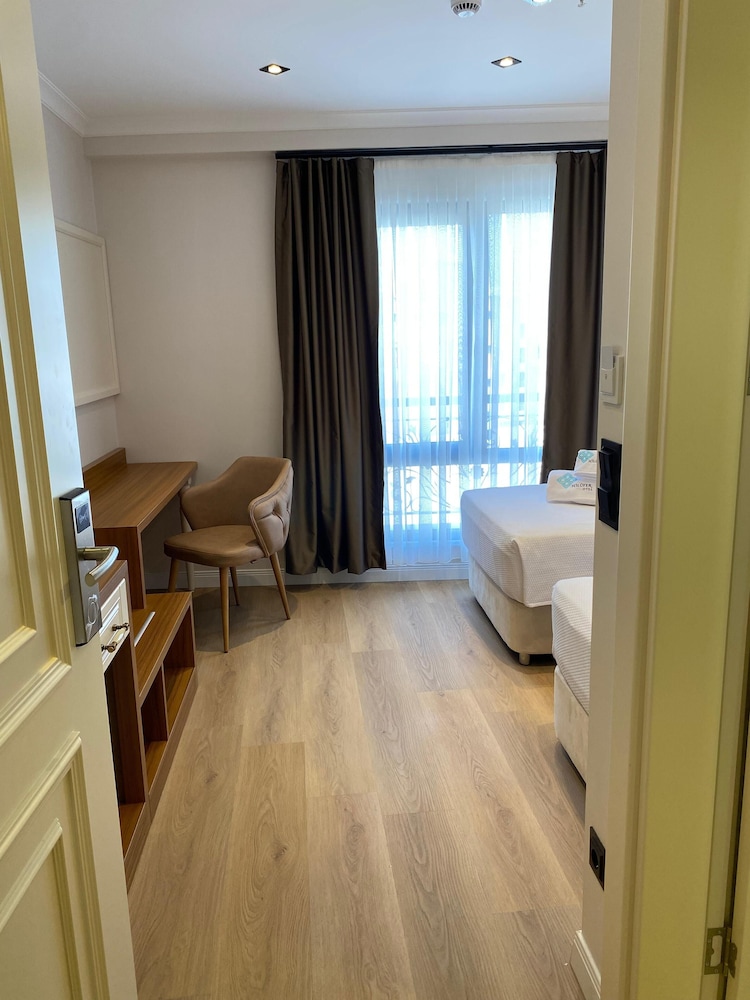 By Otel Nilüfer 17/50