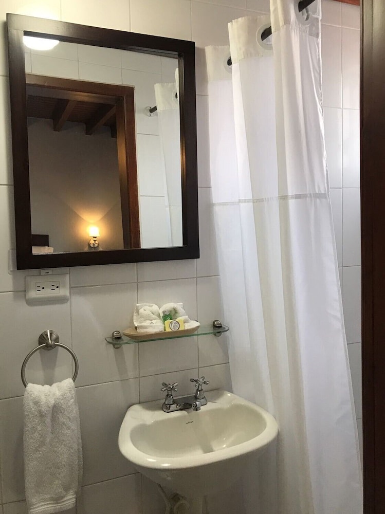 HOTEL COLONIAL SAN AGUSTIN 32/77