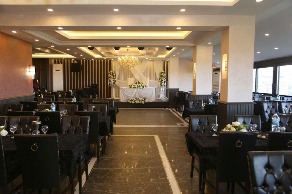 Amisos Hotel 54/70
