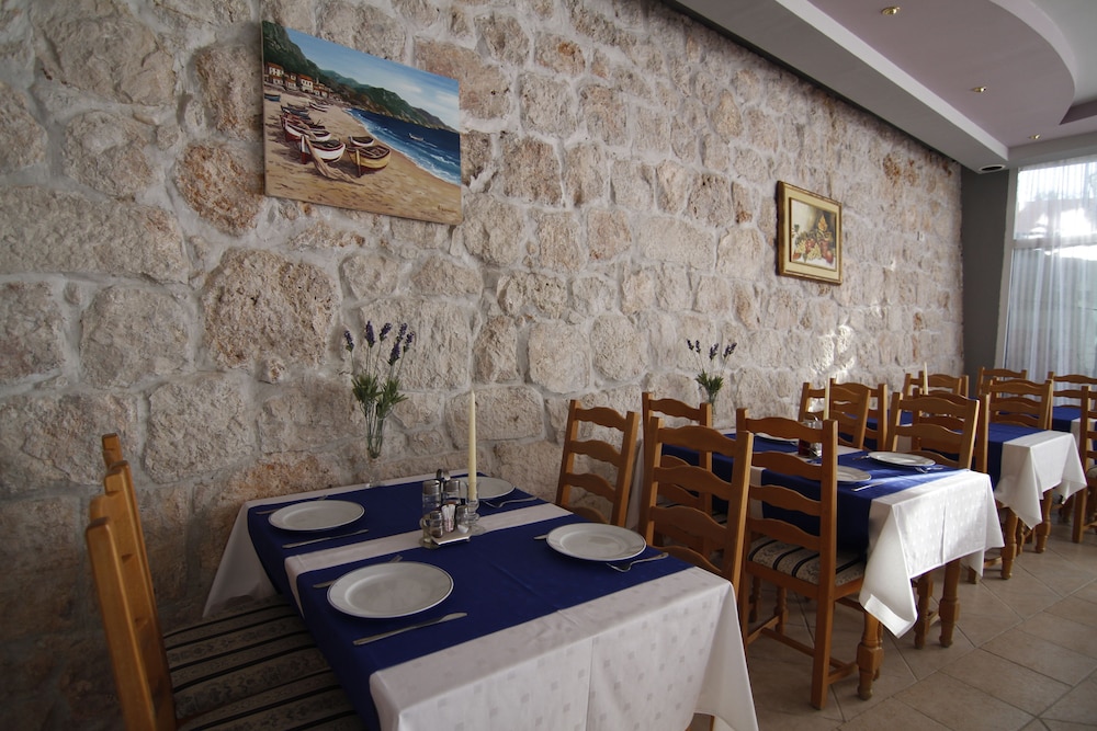 Beach Hotel Croatia 26/50