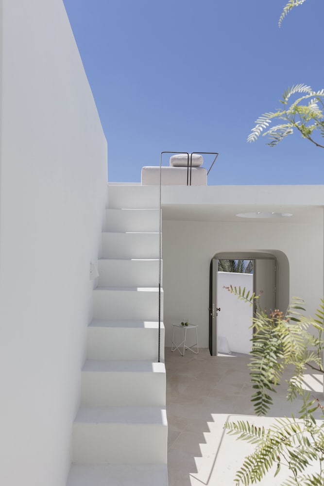 Aesthesis Boutique Villas 2/50