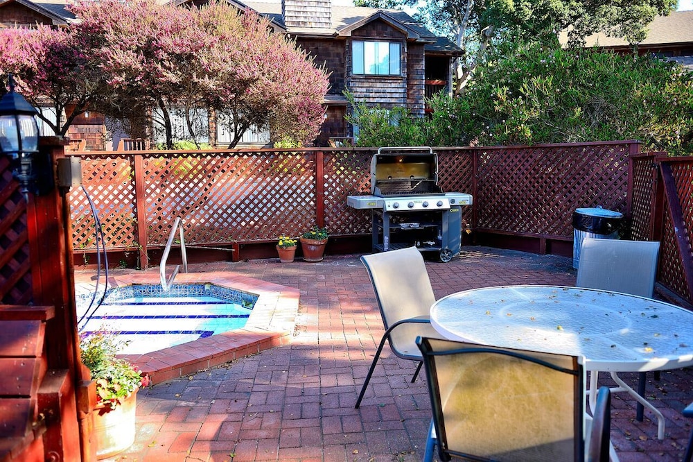Pacific Gardens Inn 47/64
