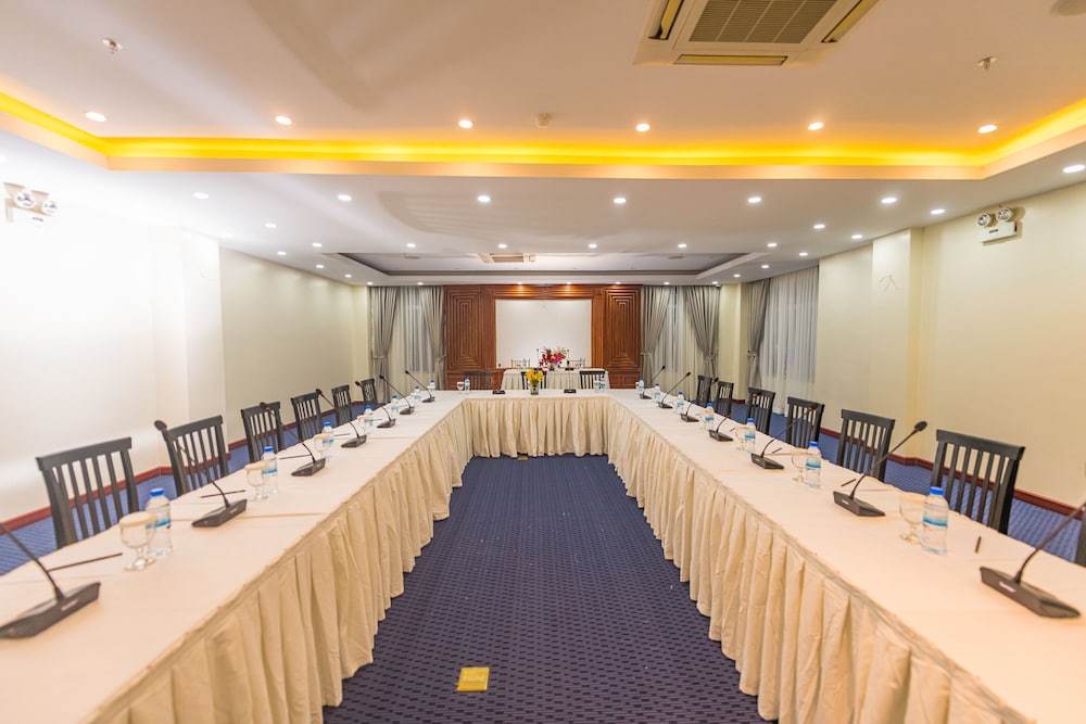 Kampong Thom Royal Hotel 32/44