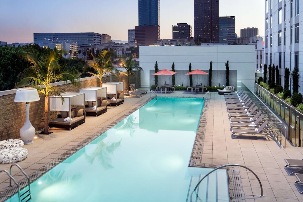Courtyard Los Angeles L A Live in LOS ANGELES - CA