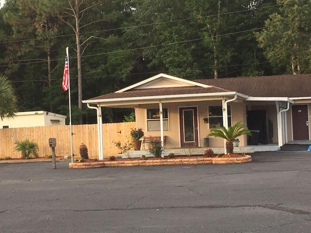 Blackwater Inn 5/36
