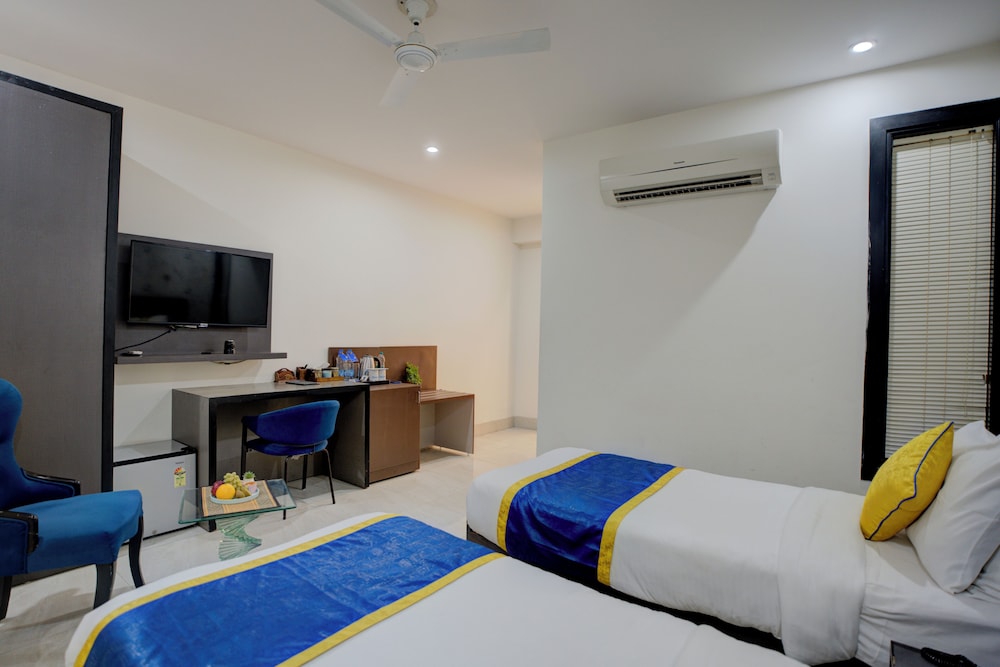 BlueNeck Sec 40 Unitech Cyber Park 18/31