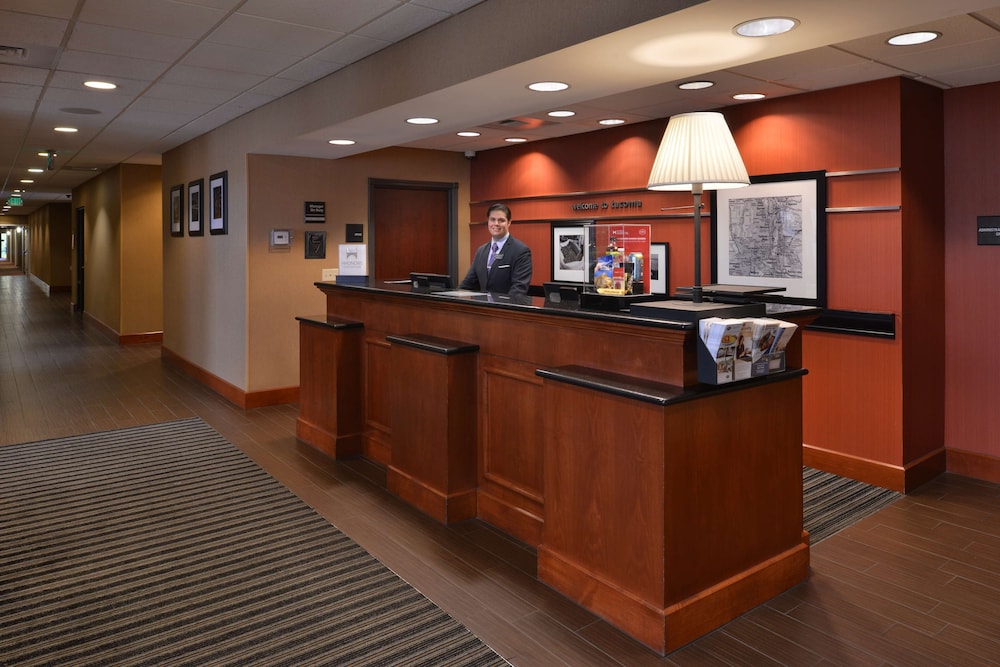 Hampton Inn & Suites Tacoma 10/46