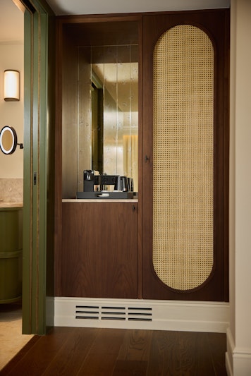Duo Hotel Lisbon, Curio Collection by Hilton 4/32