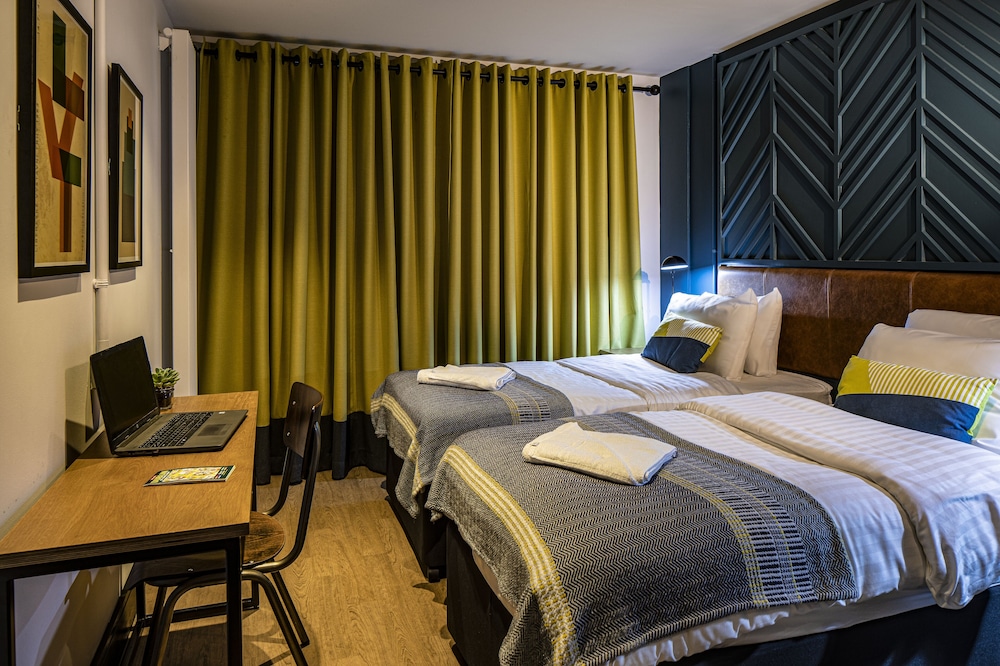 Jacobs Inn Hostel 24/65