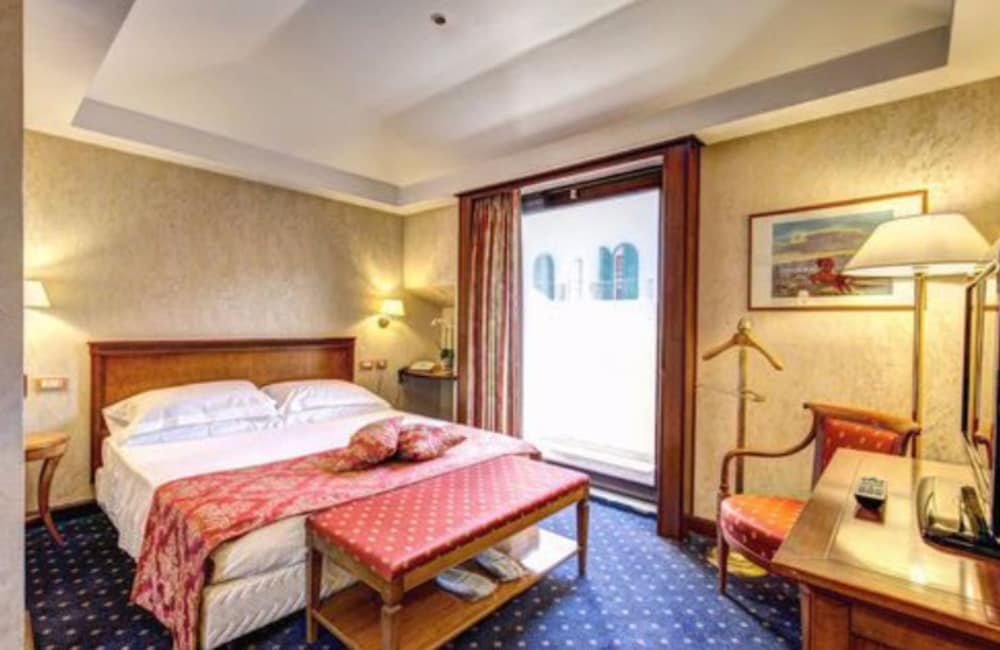 art'otel Rome Piazza Sallustio, Powered by Radisson Hotels 18/50