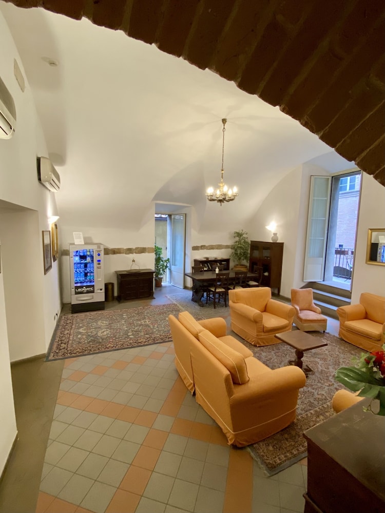 Piccolo Hotel Etruria 50/69