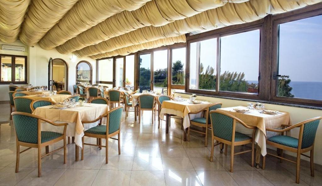 Albergo Villa Hibiscus 46/63