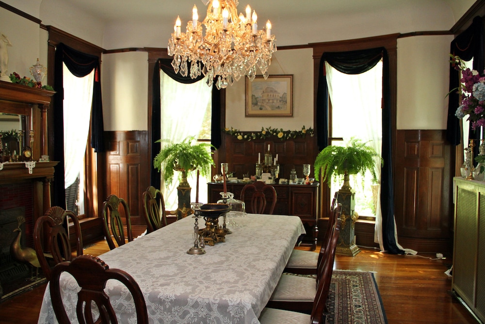 Beall Mansion An Elegant Bed & Breakfast In 29/50