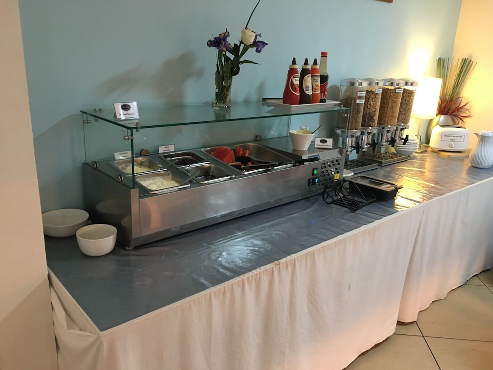 Ramada Encore by Wyndham Whale Cove Hervey Bay 26/57