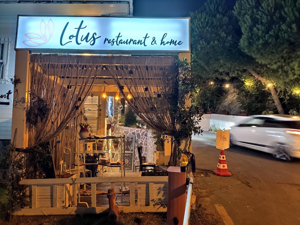 Lotus Restaurant & Home 3/50