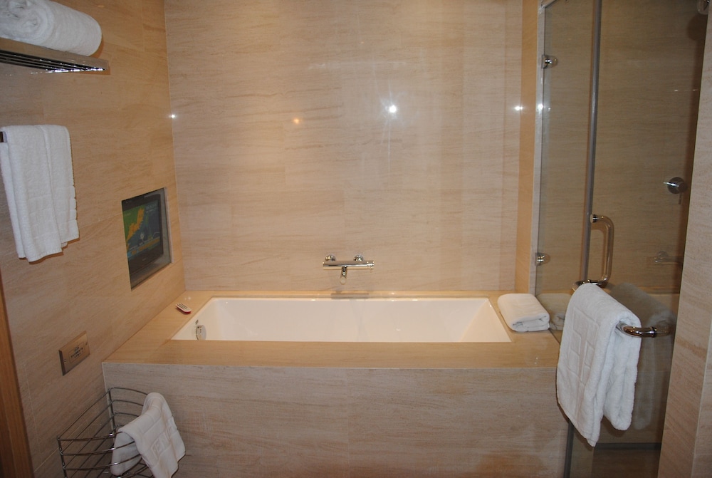 Tian Feng International Hotel 10/23