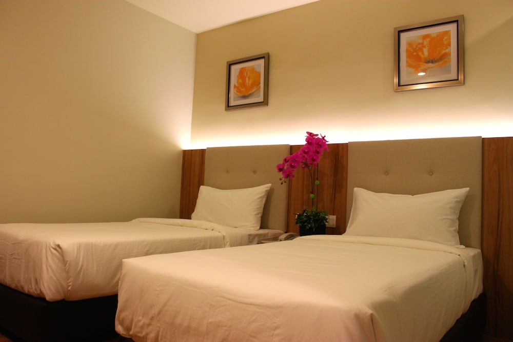 Superior, Twin Beds, No Window