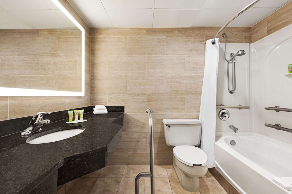 Garner Hotel Totowa by IHG 16/74