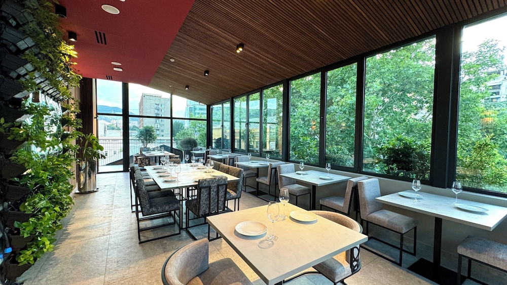 Tbilisi Edition Design Hotel 54/68