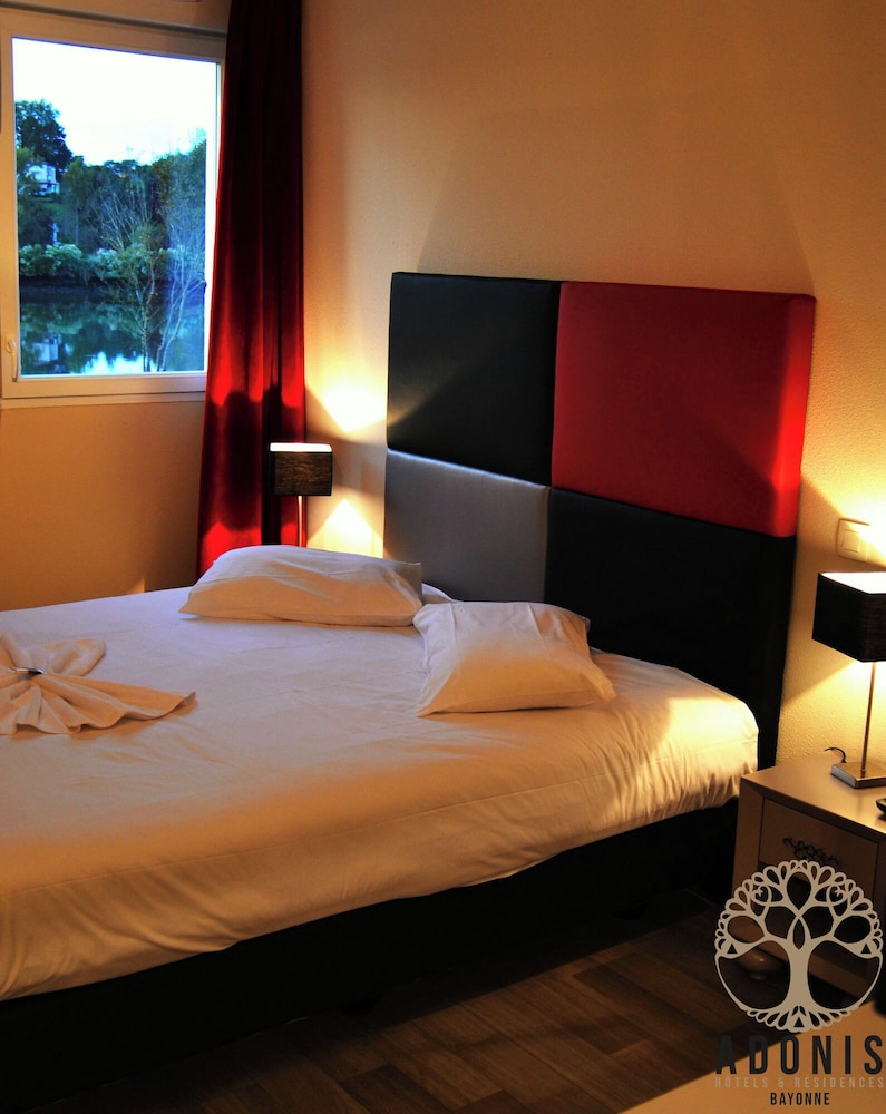 Adonis Hotel Bayonne 22/58