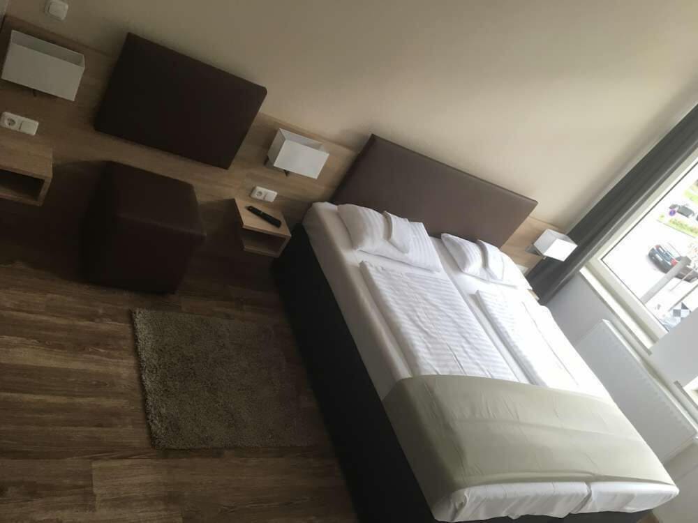 Central Hotel Duisburg 11/34