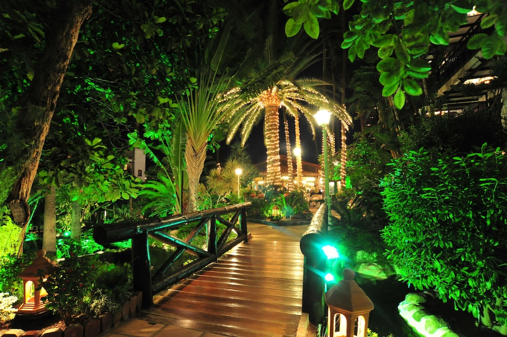 Parque Tropical Hotel 49/66