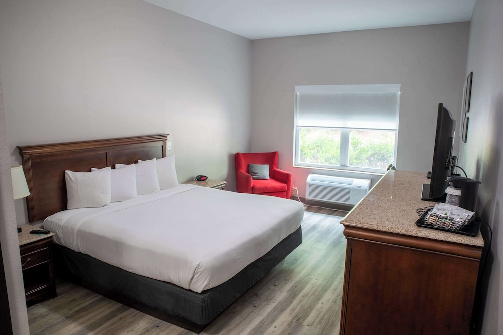 ROOM, KING BED