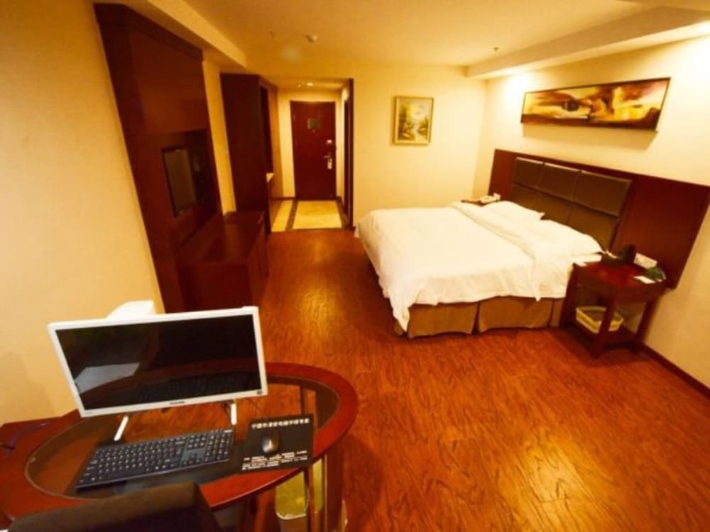 GreenTree Inn Xuancheng Ningguo City East Ningyang Road RT Mart Express Hotel 19/25