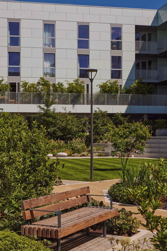 Hyatt Centric Cambridge 45/48