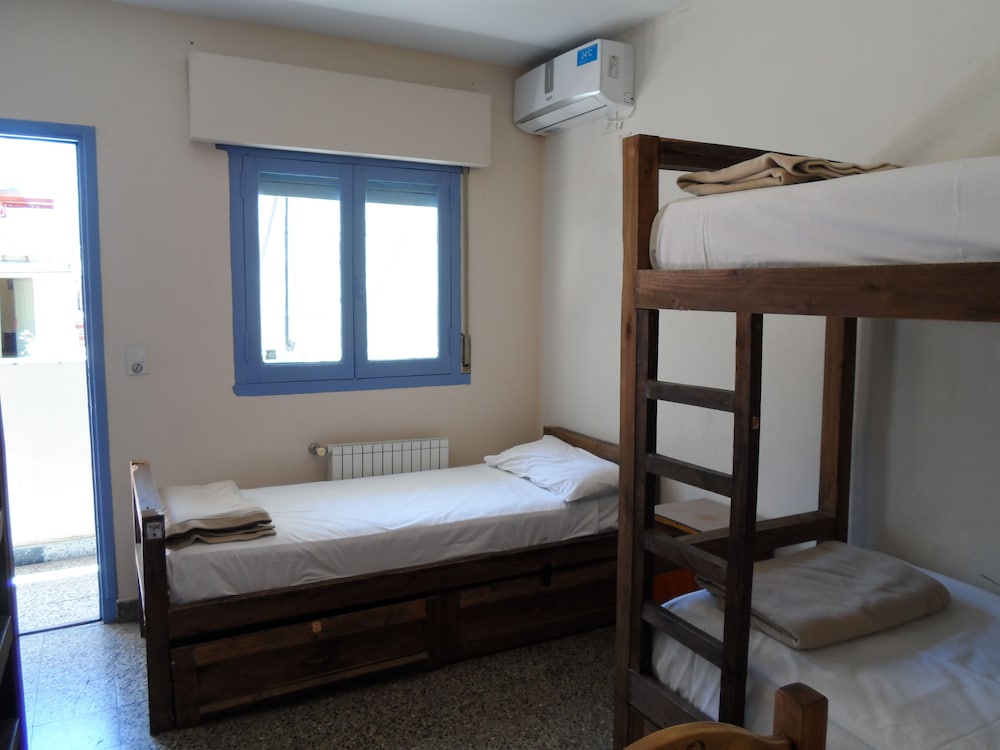 Sabatico Travelers Hostel 15/50