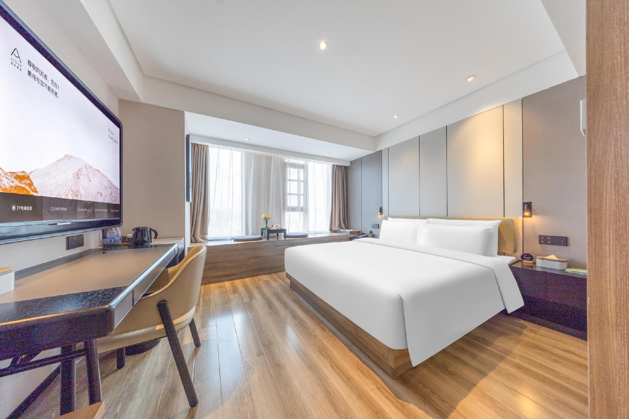 Guest Room, Executive, King and Queen Bed