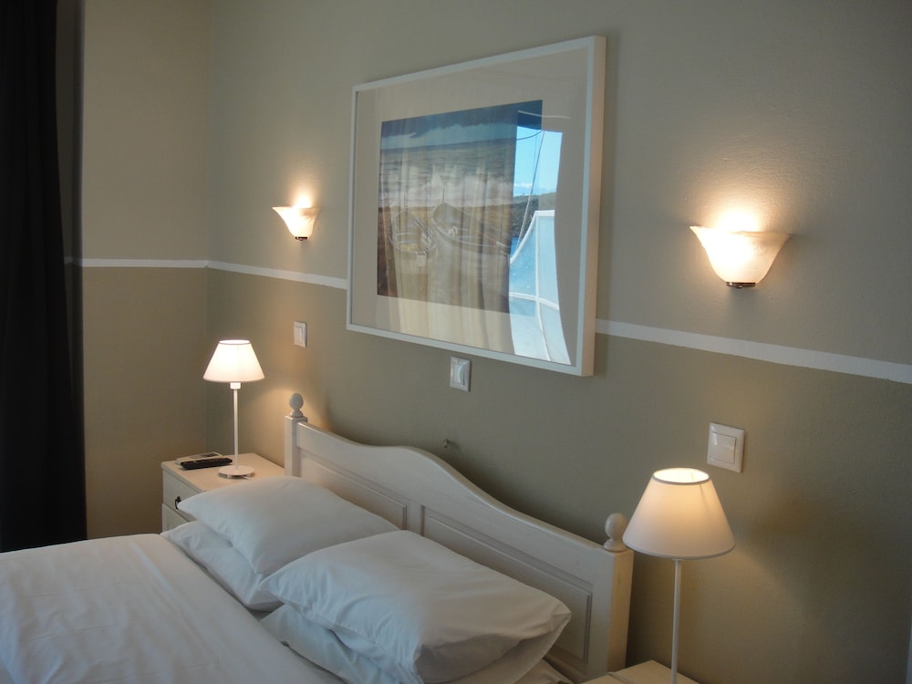 Paradisos Hotel 20/50