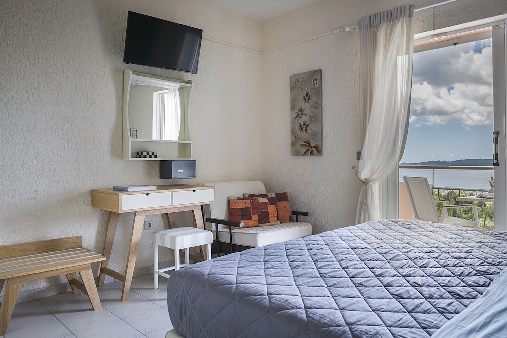 Panorama Fanari Studios Apartments 15/77