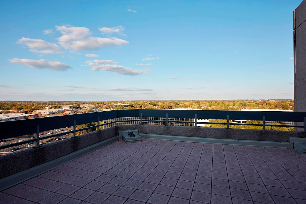 Washington Dulles Marriott Suites 3/48