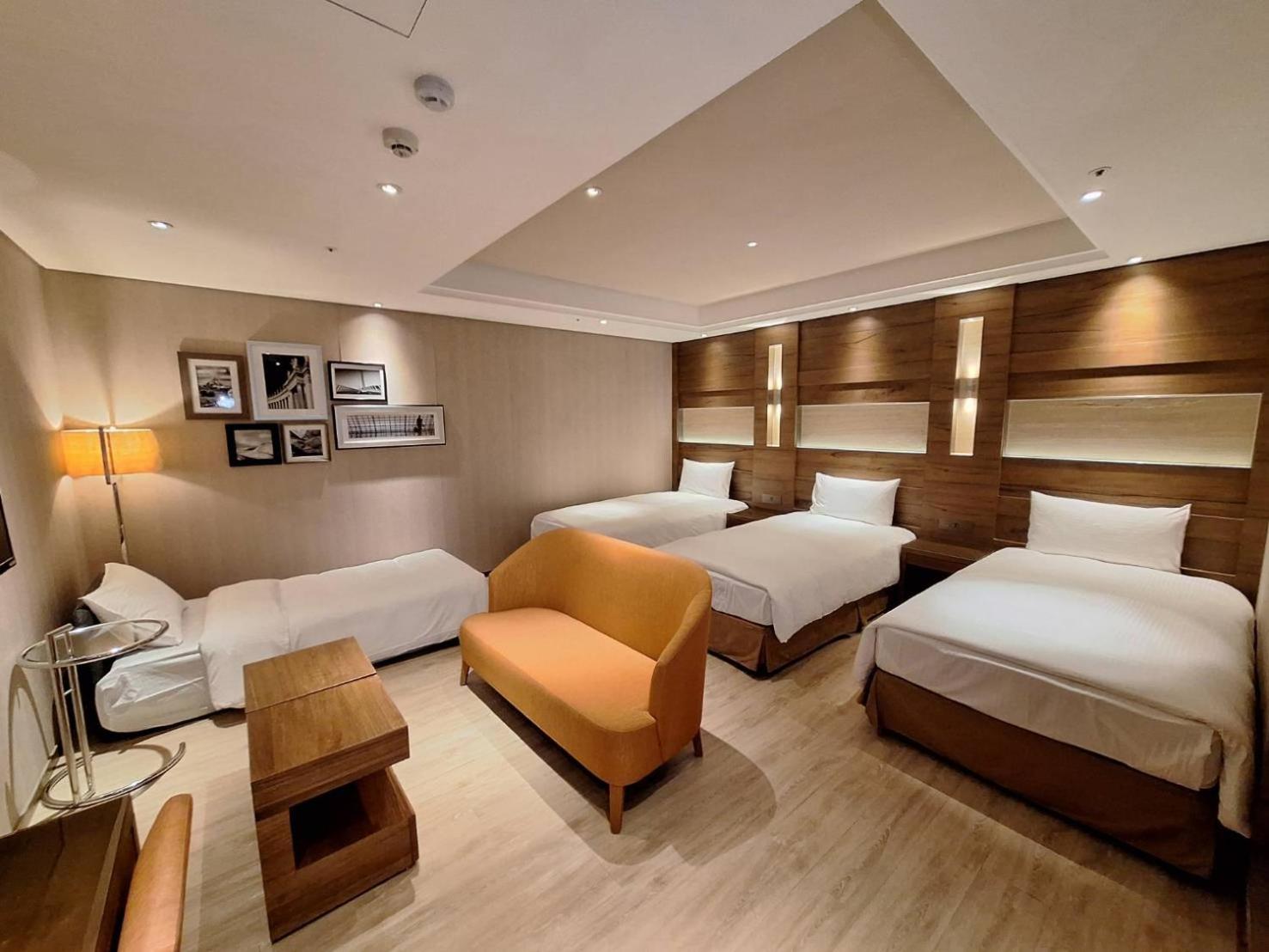 Room, Quadruple, No Window