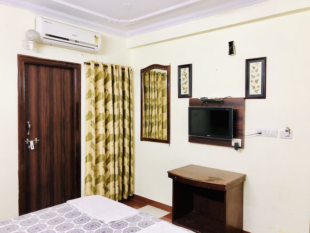 HOTEL CLASSIC INN 30/62