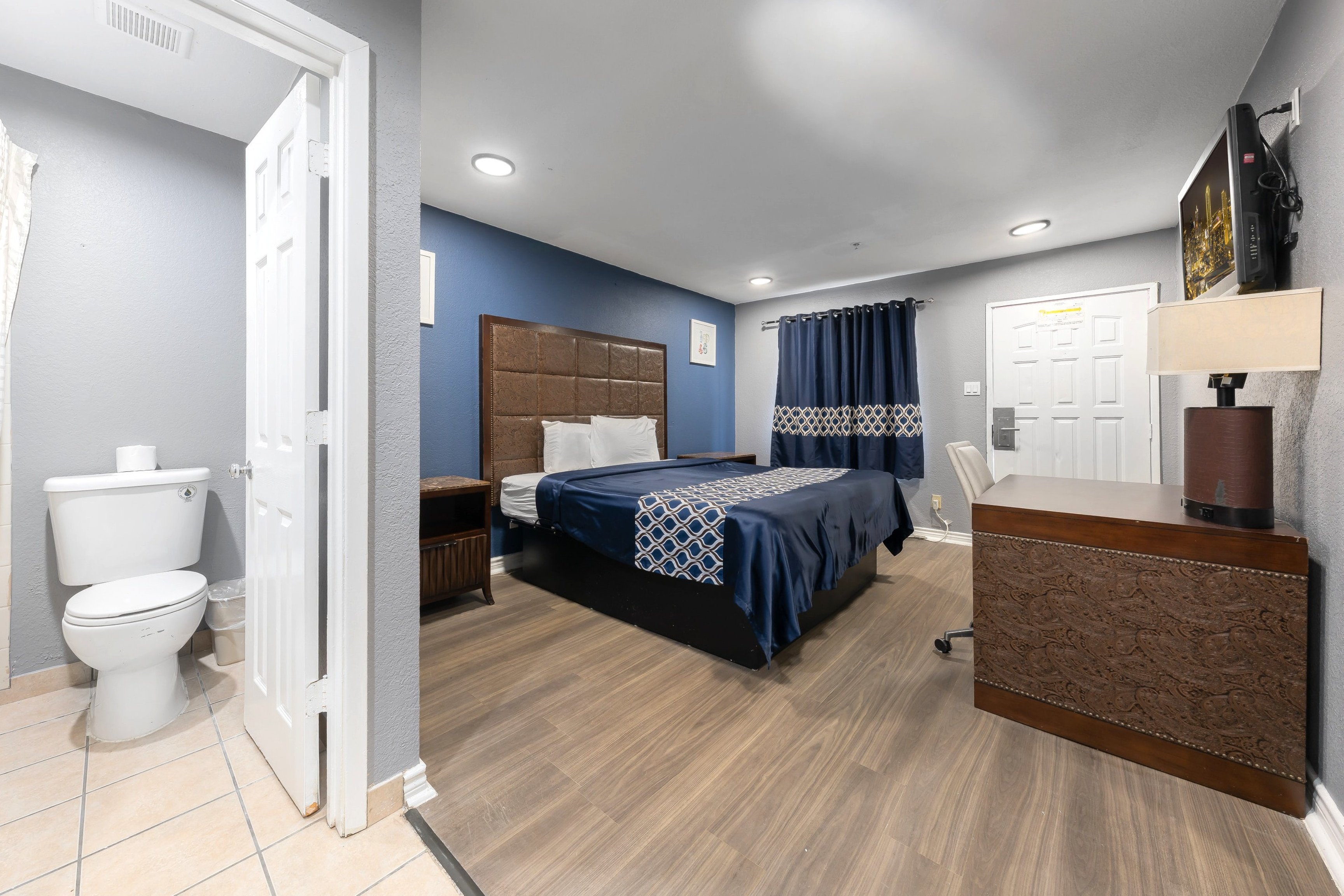 Golden Inn Dallas by Hotel O 20/50