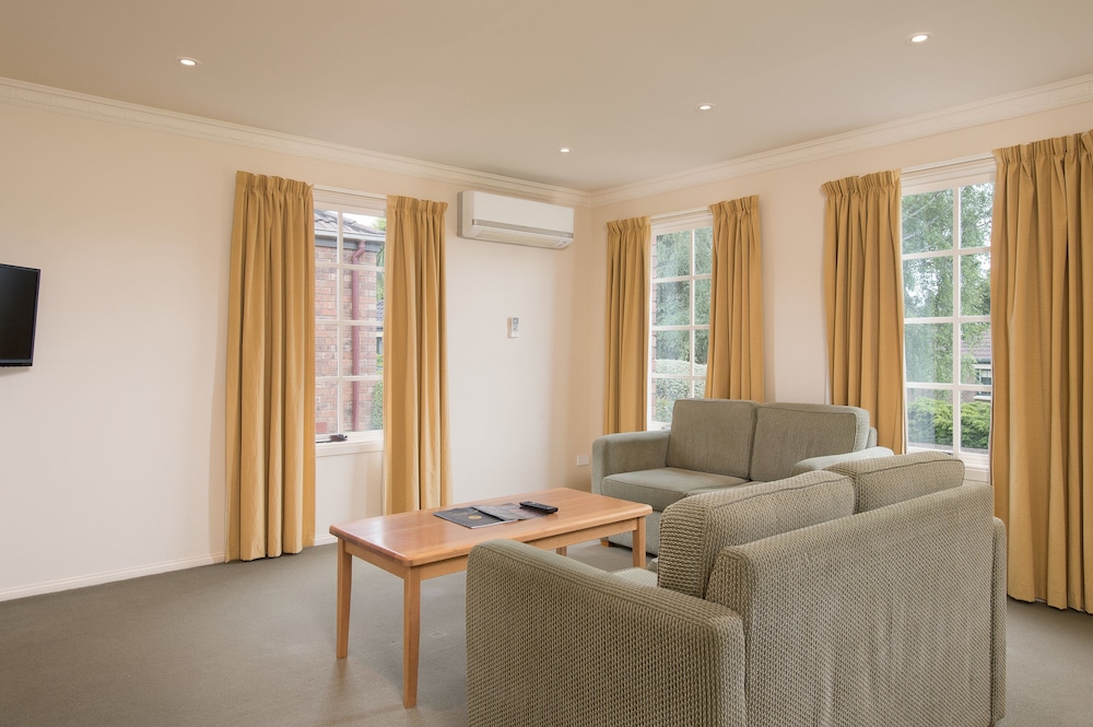 Country Club Villas 46/69