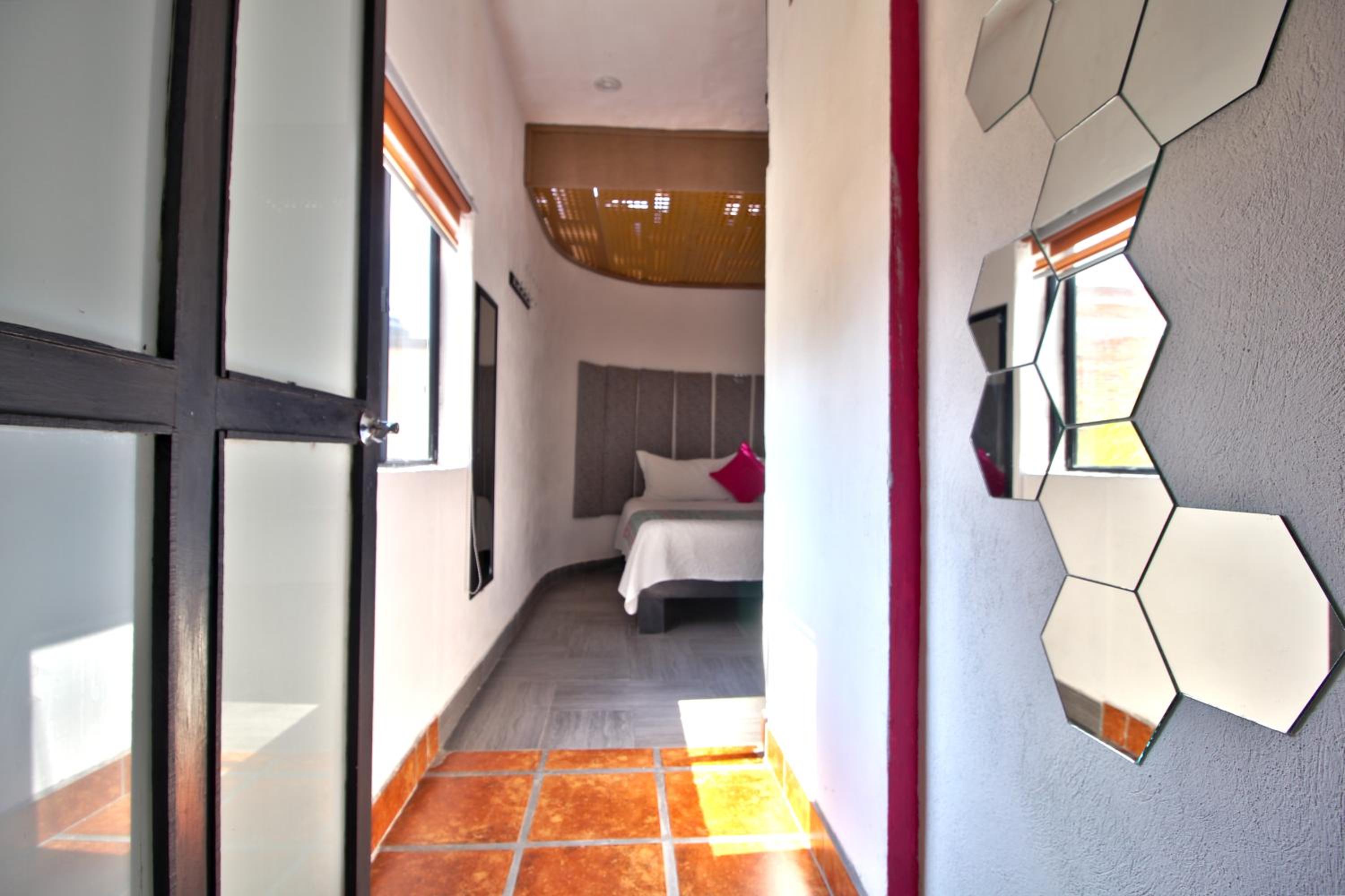 Hostal Punto 79 3/50