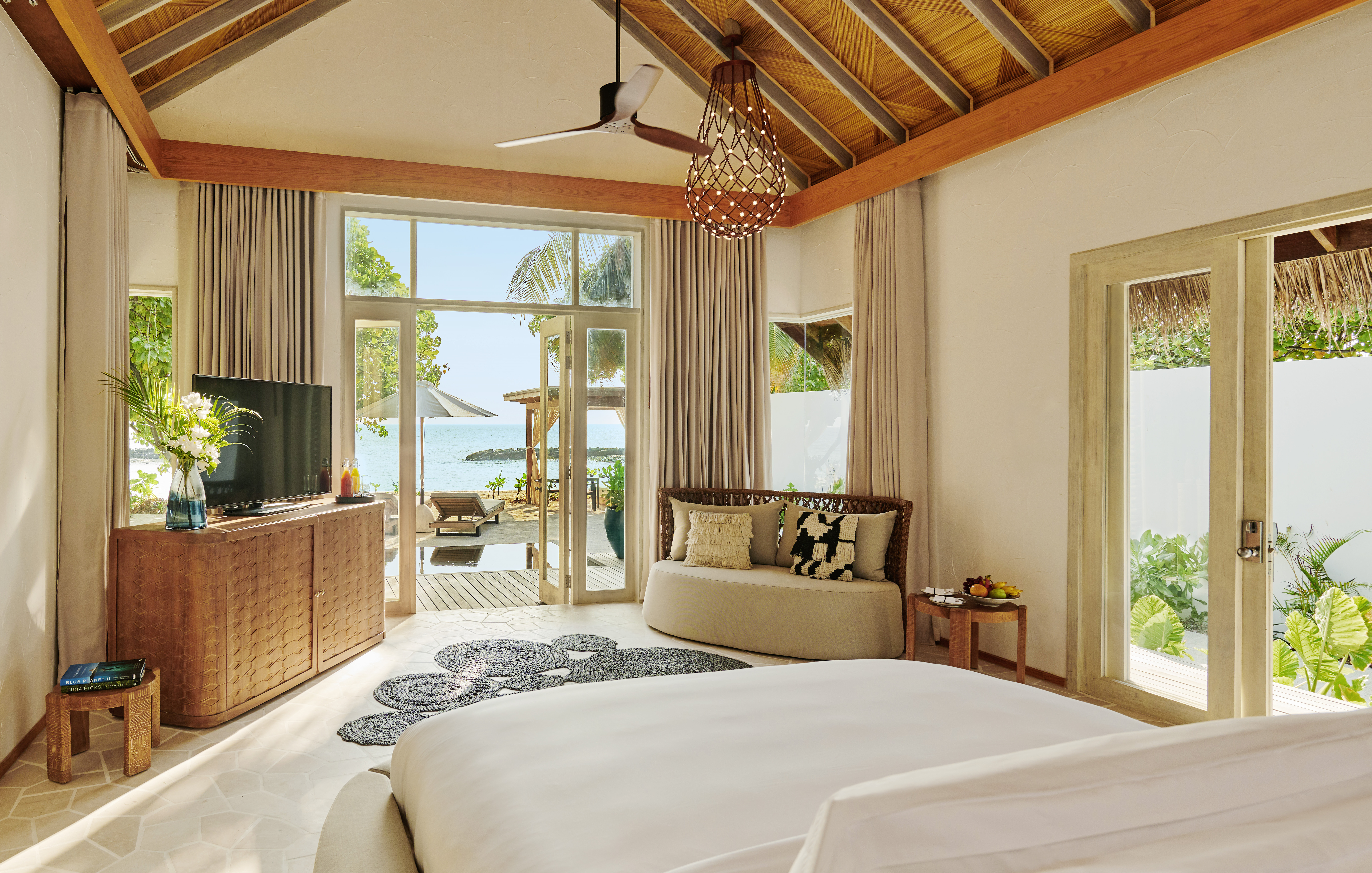 BEACH SUNRISE VILLA (Free return seaplane transfer adult)