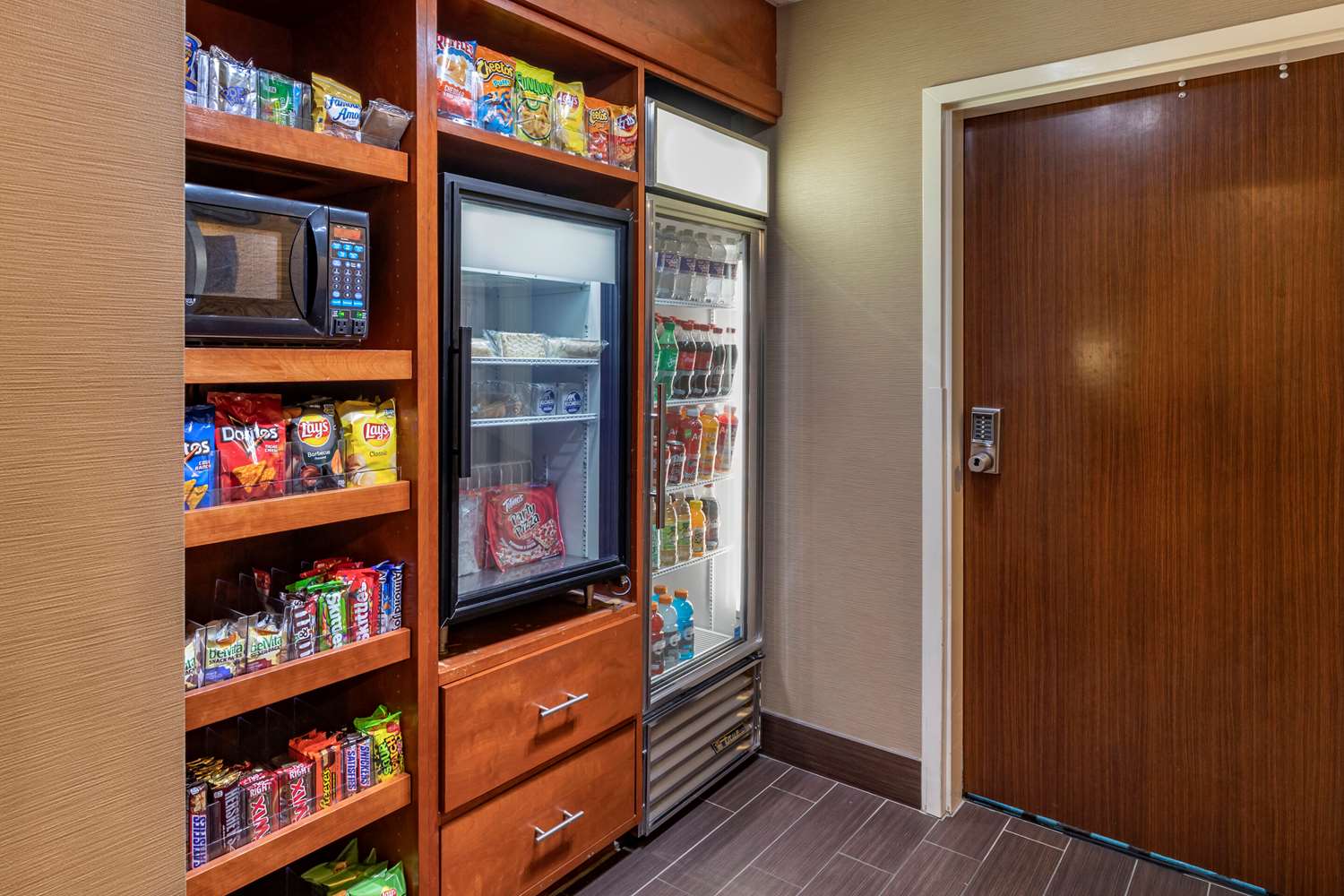 Comfort Inn and Suites North Dallas-Addison 15/33